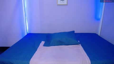 Snapshot of ari_rossee_ chatting on 10-28-25, 07:05 online show from 10-28-25, 07:05