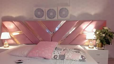 Snapshot of ari_sunshine chatting on 02-05-25, 01:15 Ari online show from 02-05-25, 01:15