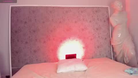 Snapshot of ari_sunshine chatting on 09-23-25, 04:59 Ari online show from 09-23-25, 04:59