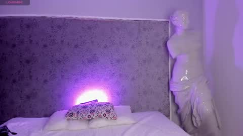 Snapshot of ari_sunshine chatting on 09-24-25, 04:16 Ari online show from 09-24-25, 04:16