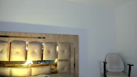 Ari  online show from 11-18-25, 01:55