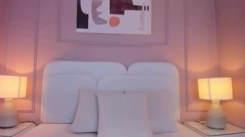 Aria  online show from 12-21-25, 01:02