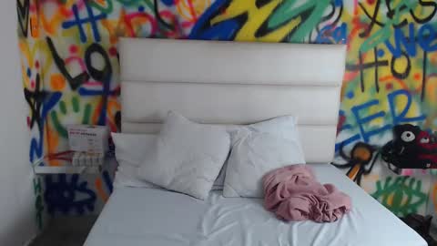 Snapshot of aria_martiin chatting on 12-15-24, 11:23 aria online show from 12-15-24, 11:23