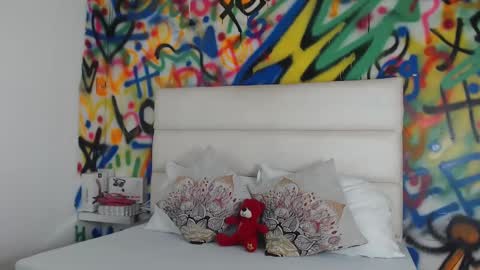 Snapshot of aria_martiin chatting on 01-24-25, 11:26 aria online show from 01-24-25, 11:26