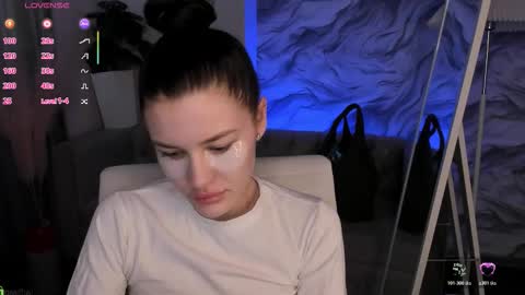 Snapshot of aria_mila chatting on 03-15-26, 03:01 aria_mila online show from 03-15-26, 03:01