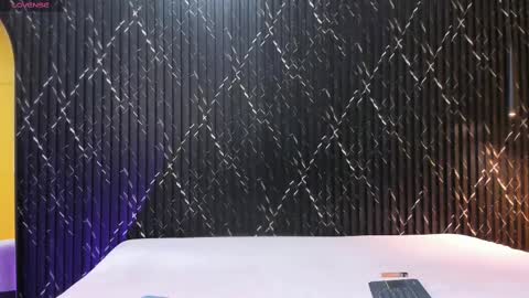 Aria Millers  online show from 09-25-25, 11:58