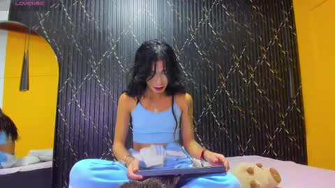 Aria Millers  online show from 10-21-25, 11:33