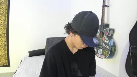 Snapshot of aria_x_orien chatting on 02-25-26, 02:48 Aria and Orien online show from 02-25-26, 02:48