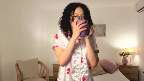 ariaa_23 online show from 12-19-25, 01:18