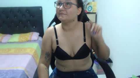 Snapshot of ariadna_6 chatting on 10-18-25, 06:41 ...Ariana... online show from 10-18-25, 06:41