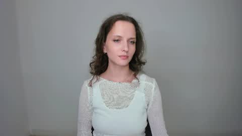 Snapshot of ariadna_s chatting on 06-27-26, 10:26 Ariadna online show from 06-27-26, 10:26
