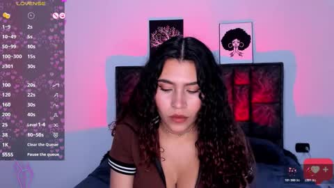 Snapshot of ariadna_tr chatting on 11-12-25, 10:20 Ari online show from 11-12-25, 10:20