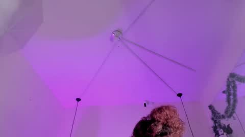 Snapshot of ariadnaaa_ chatting on 11-22-25, 03:27 Ariadna online show from 11-22-25, 03:27