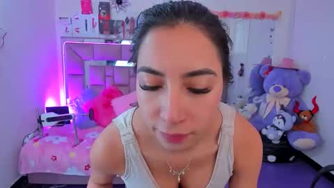 ariadnacappelletty online show from 05-20-26, 04:13