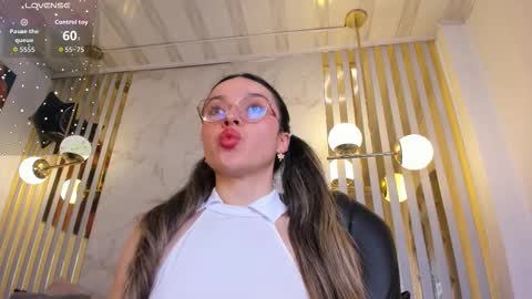 Snapshot of ariagh_ chatting on 11-21-25, 07:34 aria online show from 11-21-25, 07:34