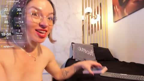 Snapshot of ariagh_ chatting on 02-10-26, 07:29 aria online show from 02-10-26, 07:29