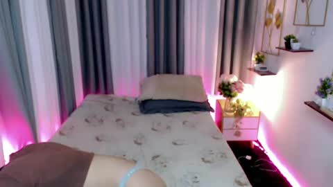 Snapshot of ariahooper chatting on 01-19-26, 08:18 Christine JorgensenChristmas wish breasts implants online show from 01-19-26, 08:18