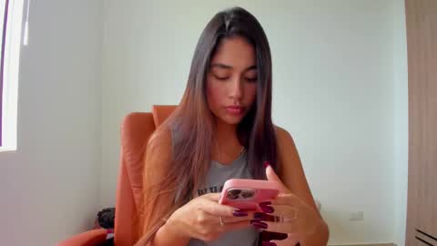 Snapshot of ariamontgomeryyy chatting on 10-18-25, 04:41 Aria Montgomery online show from 10-18-25, 04:41