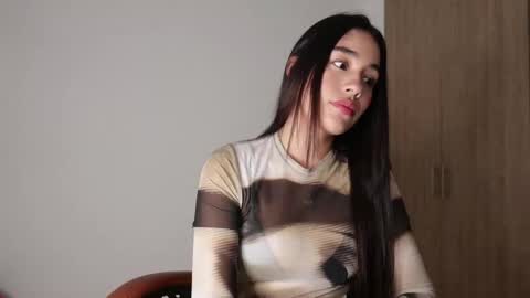 Snapshot of ariamontgomeryyy chatting on 11-17-25, 01:33 Aria Montgomery online show from 11-17-25, 01:33