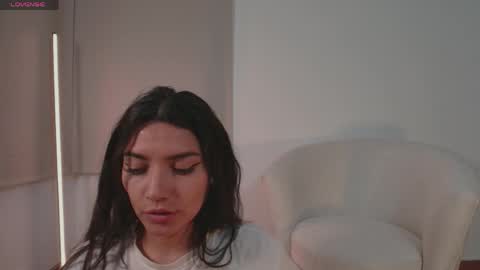 Snapshot of ariana_bae_ chatting on 04-18-26, 12:25 online show from 04-18-26, 12:25