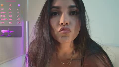 Snapshot of ariana_bae_ chatting on 04-23-26, 10:45 online show from 04-23-26, 10:45