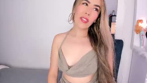 Snapshot of ariana_belucci chatting on 08-07-26, 06:54 Ariana online show from 08-07-26, 06:54