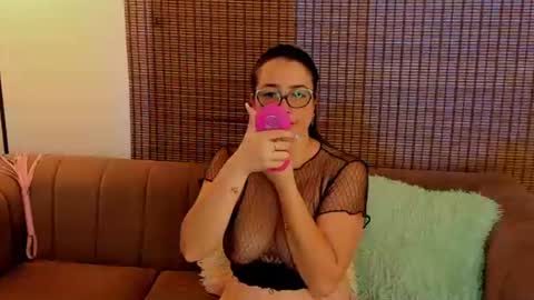 Ariana Cruz online show from 07-09-26, 12:09