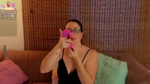 Ariana Cruz online show from 07-19-26, 12:42