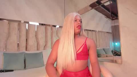 ariana_grande233 online show from 03-04-26, 11:49