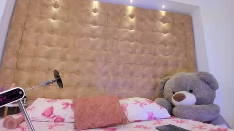 Snapshot of ariana_morelly chatting on 07-04-26, 11:49 ARIANA MORELLY online show from 07-04-26, 11:49