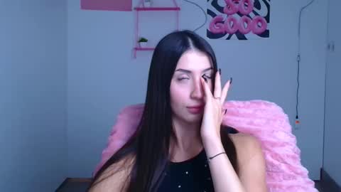 Snapshot of ariana_muur chatting on 11-13-25, 12:48 Ariana online show from 11-13-25, 12:48