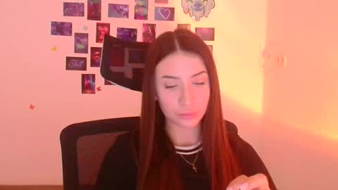 Snapshot of ariana_muur chatting on 11-21-25, 07:07 Ariana online show from 11-21-25, 07:07