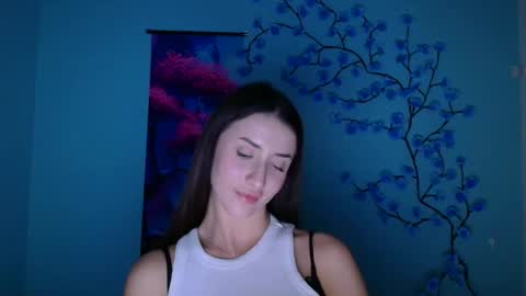 Snapshot of ariana_muur chatting on 11-24-25, 01:11 Ariana online show from 11-24-25, 01:11