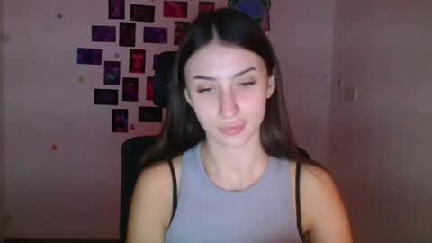 Snapshot of ariana_muur chatting on 11-28-25, 07:00 Ariana online show from 11-28-25, 07:00