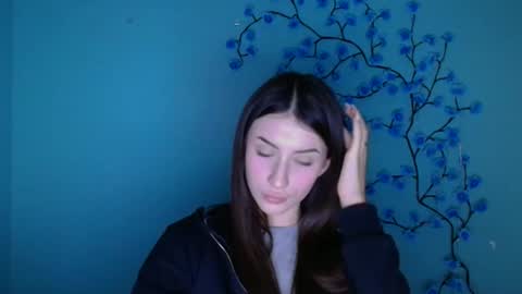 Snapshot of ariana_muur chatting on 12-16-25, 12:21 Ariana online show from 12-16-25, 12:21