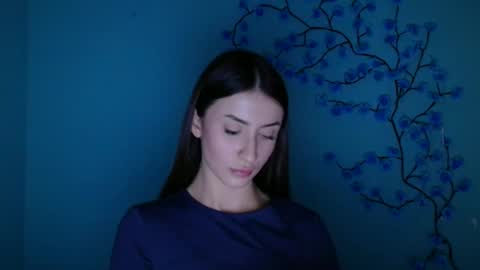 Snapshot of ariana_muur chatting on 12-22-25, 12:35 Ariana online show from 12-22-25, 12:35