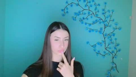 Snapshot of ariana_muur chatting on 03-09-26, 02:21 Ariana online show from 03-09-26, 02:21