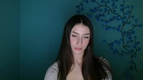 Snapshot of ariana_muur chatting on 03-10-26, 12:43 Ariana online show from 03-10-26, 12:43