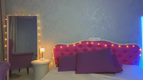 Snapshot of ariana_petite chatting on 12-11-24, 12:23 Ariana online show from 12-11-24, 12:23