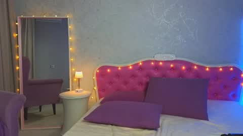 Snapshot of ariana_petite chatting on 12-13-24, 06:42 Ariana online show from 12-13-24, 06:42