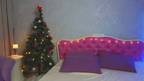 Snapshot of ariana_petite chatting on 12-25-24, 12:16 Ariana online show from 12-25-24, 12:16