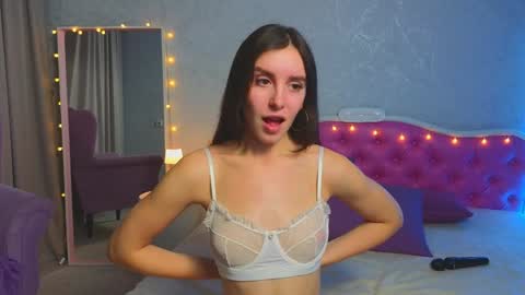 Snapshot of ariana_petite chatting on 01-22-25, 02:04 Ariana online show from 01-22-25, 02:04