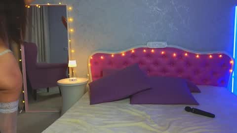 Snapshot of ariana_petite chatting on 01-25-25, 02:04 Ariana online show from 01-25-25, 02:04