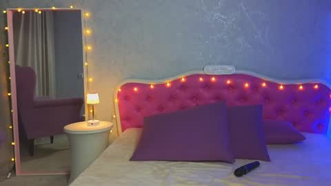 Snapshot of ariana_petite chatting on 02-04-25, 02:07 Ariana online show from 02-04-25, 02:07