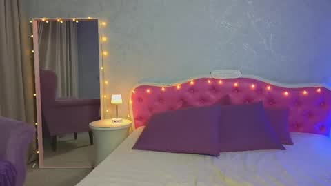 Snapshot of ariana_petite chatting on 03-02-25, 10:59 Ariana online show from 03-02-25, 10:59