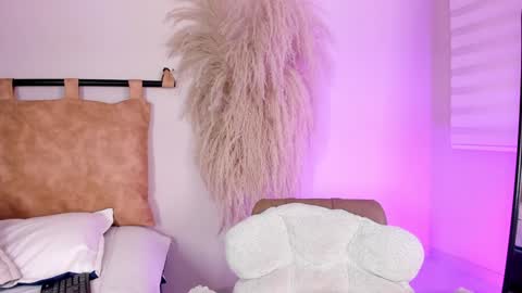 Snapshot of ariana_rosse__ chatting on 01-11-25, 12:40 Ariana online show from 01-11-25, 12:40