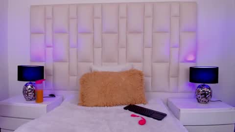  ariana  online show from 02-10-25, 07:38