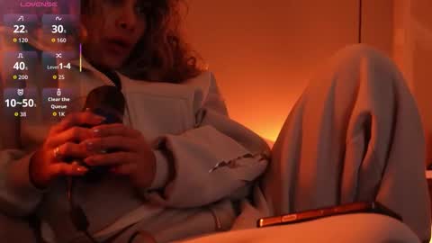 Snapshot of ariana_valdirii chatting on 12-21-25, 10:06 cristina online show from 12-21-25, 10:06