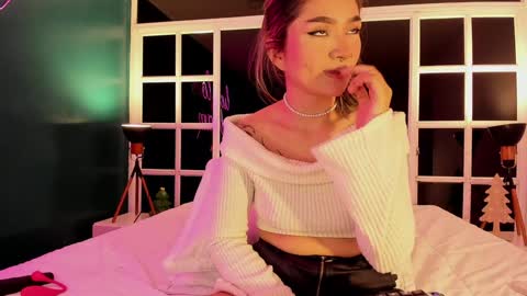 Snapshot of ariana_villada chatting on 01-04-25, 03:07 Ari online show from 01-04-25, 03:07