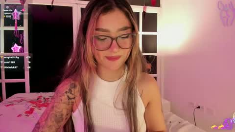 Snapshot of ariana_villada chatting on 02-13-25, 06:30 Ari online show from 02-13-25, 06:30